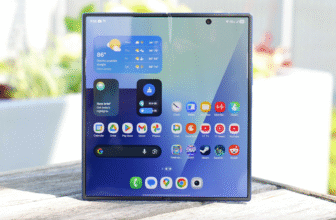 Amazon features a free $300 present card while you pre-order the Samsung Galaxy Z Fold 7