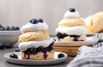 Blueberry Shortcake (Straightforward Summer time Dessert!)