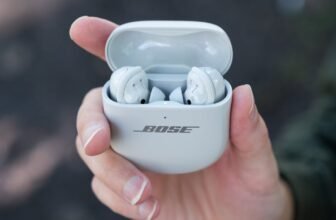 The Solely Earbuds You Need on an Airplane