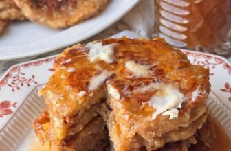 Selfmade Apple Pancakes with Candy Apple Syrup (Simple Recipe)